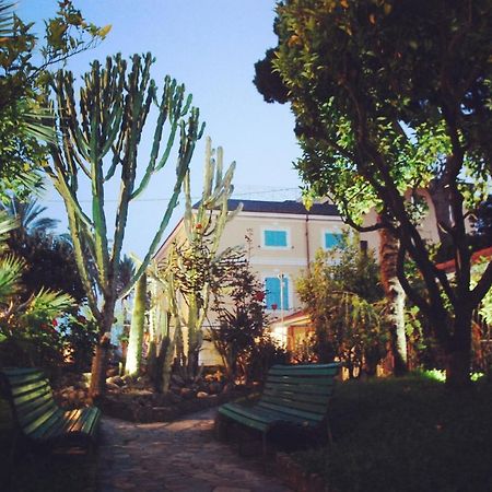 Hotel Villa Sophia ซานเรโม ภายนอก รูปภาพ