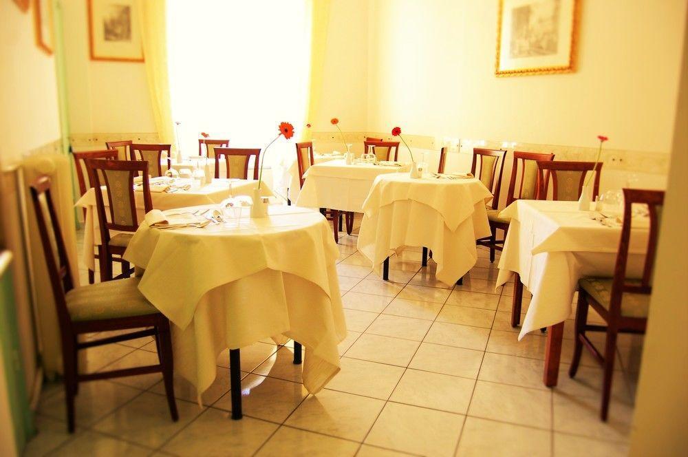 Hotel Villa Sophia ซานเรโม ภายนอก รูปภาพ