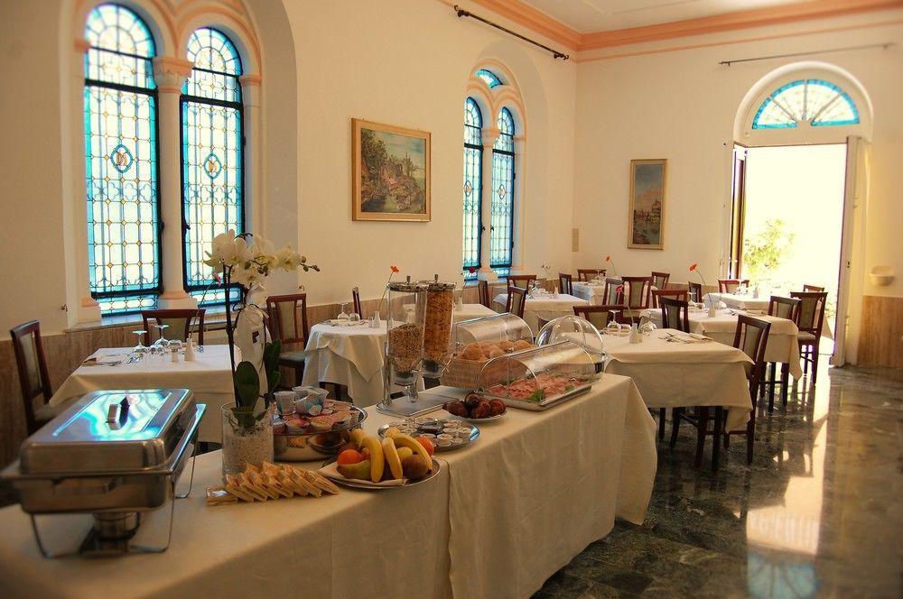 Hotel Villa Sophia ซานเรโม ภายนอก รูปภาพ