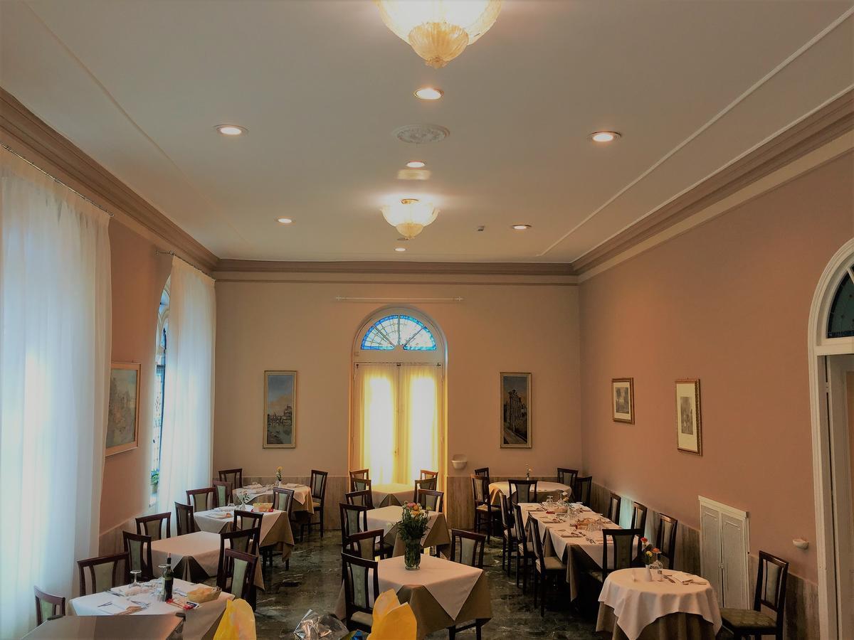 Hotel Villa Sophia ซานเรโม ภายนอก รูปภาพ