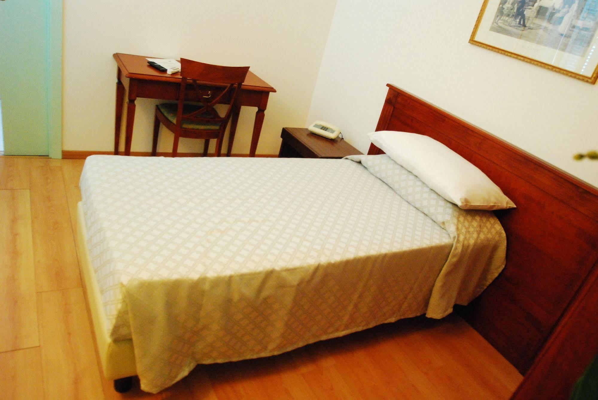 Hotel Villa Sophia ซานเรโม ภายนอก รูปภาพ