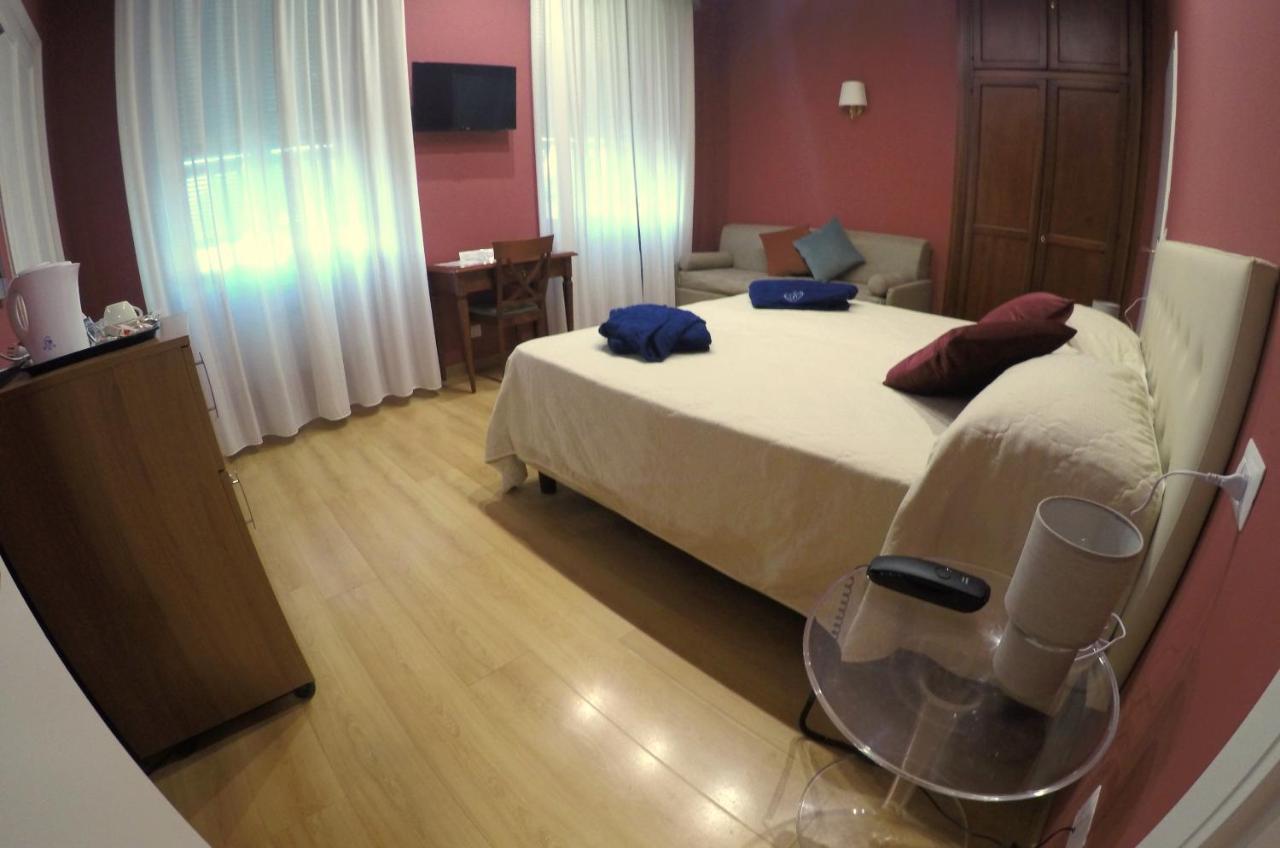 Hotel Villa Sophia ซานเรโม ภายนอก รูปภาพ