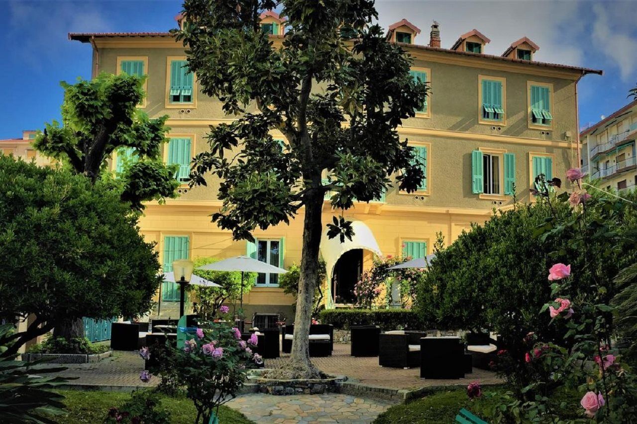 Hotel Villa Sophia ซานเรโม ภายนอก รูปภาพ