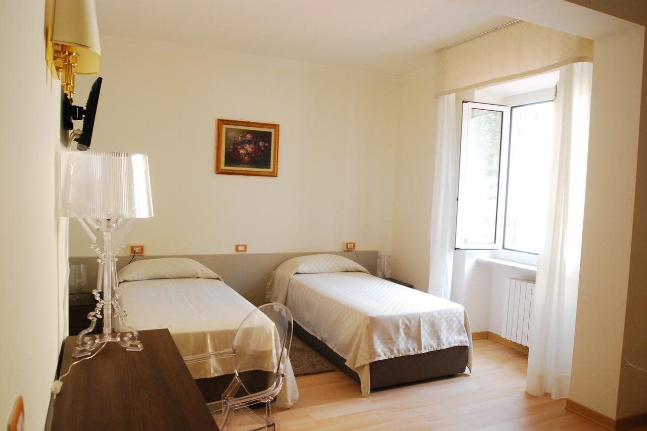 Hotel Villa Sophia ซานเรโม ภายนอก รูปภาพ
